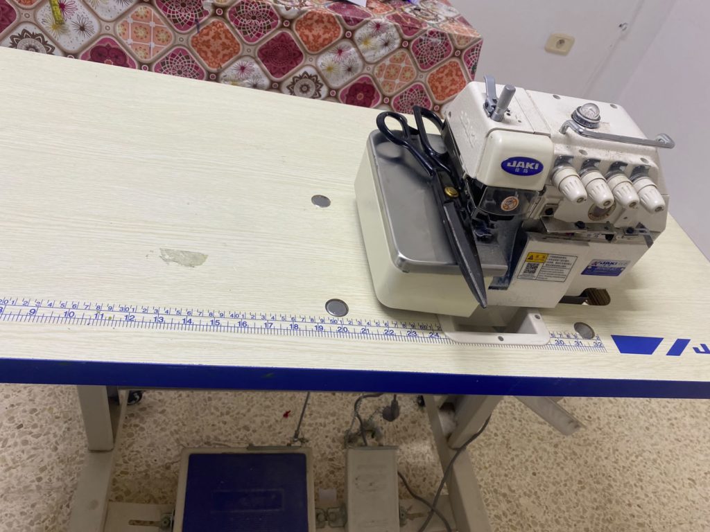 Photos Machine surjeteuse 4 fils