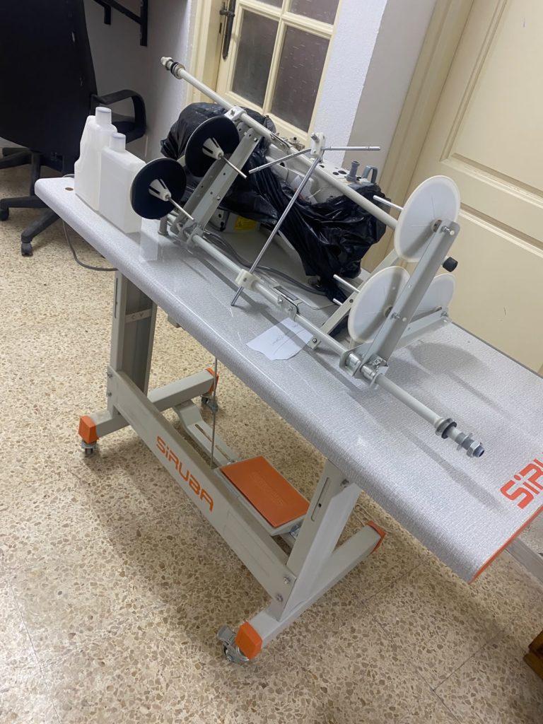Photos Machine surjeteuse 4 fils